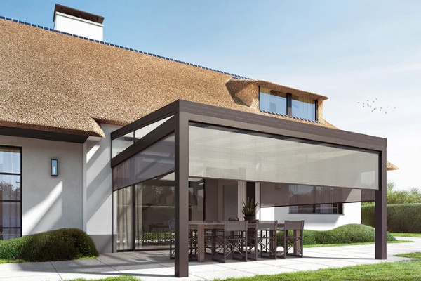 Installation de pergola à toiture fixe, Art Alu Cambrai et Sky Lux